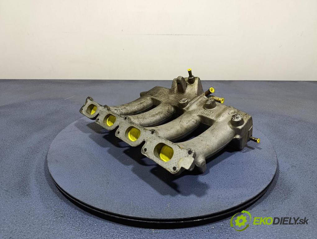 Audi A4 2003 potrubí Sání: 06B133223AC