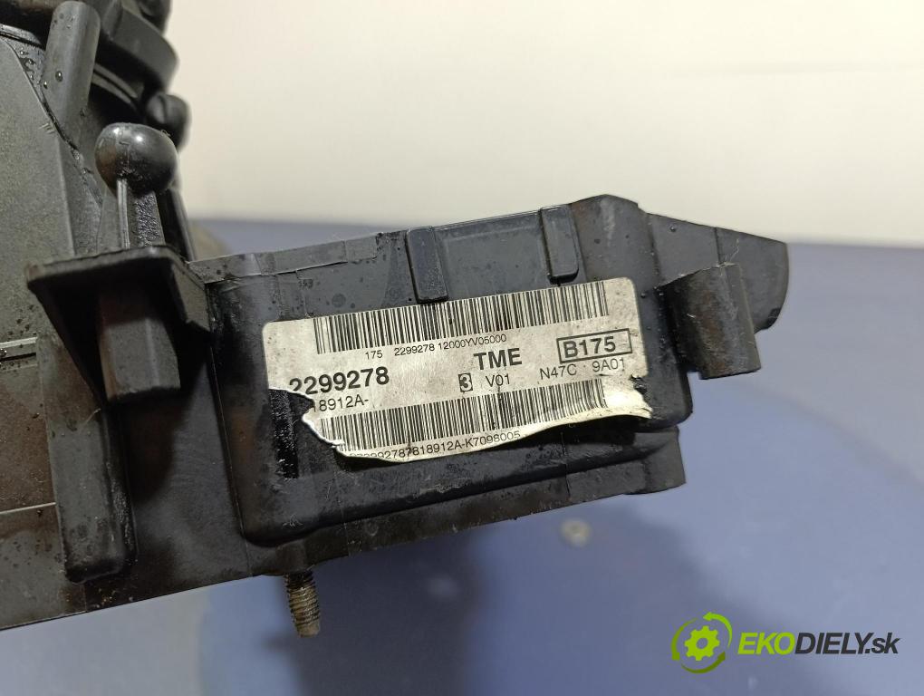 Toyota Verso 2015 kryt Ventily 8576293