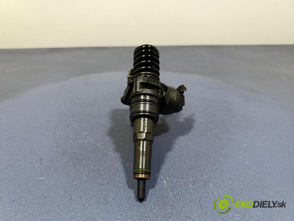 Vw Passat 2005 vstřikovač 038130073BQ