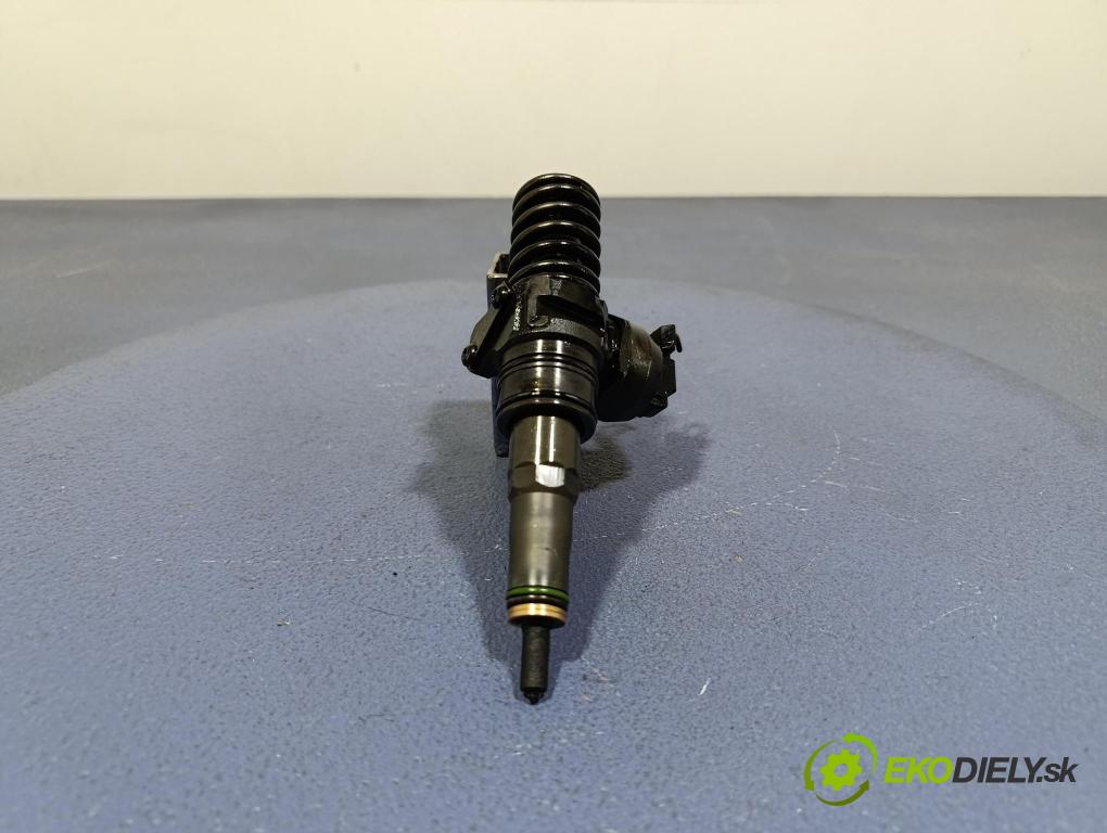 Vw Passat 2005 vstřikovač 038130073BQ