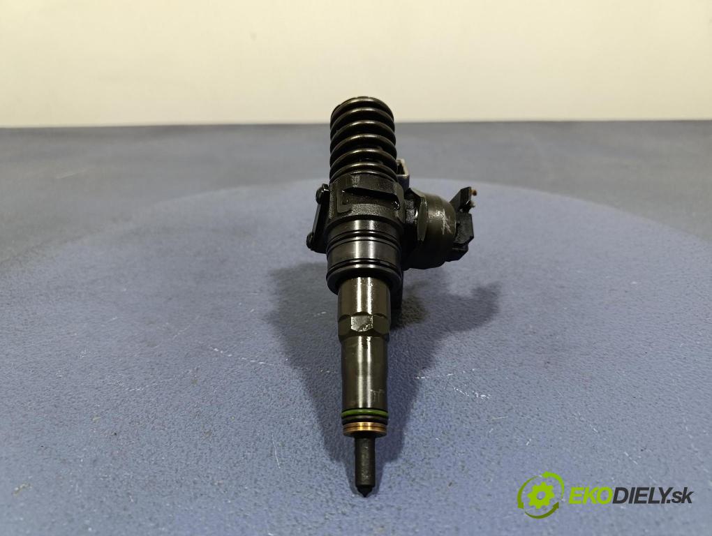 Vw Passat 2005 vstřikovač 038130073BQ