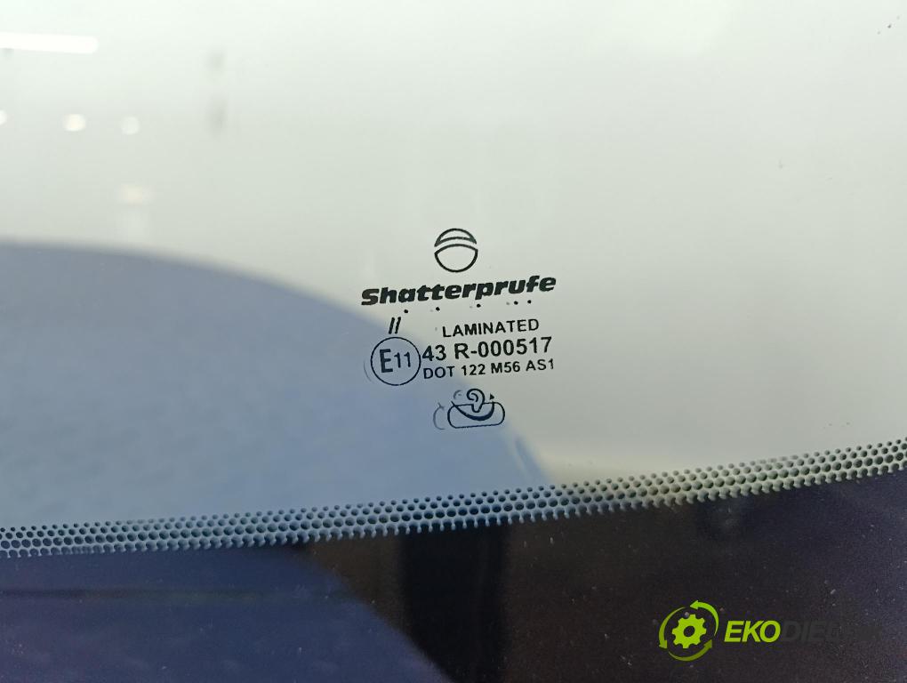 Toyota Verso 2015 sklo Predné: přední: