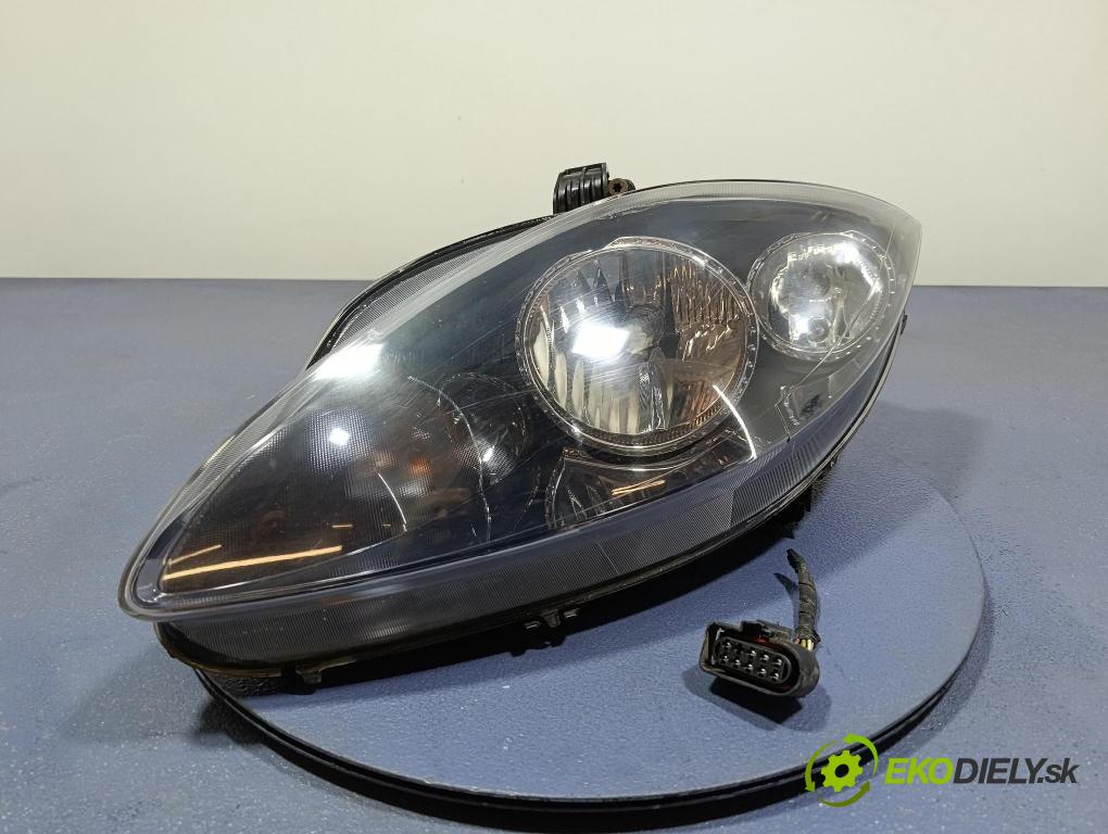 Seat Altea 2004 Reflektor: Vľavo: 445-1116L