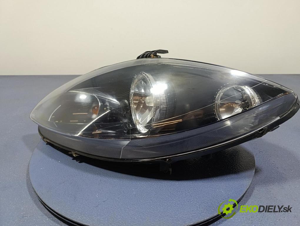 Seat Altea 2004 Reflektor: Vľavo: 445-1116L