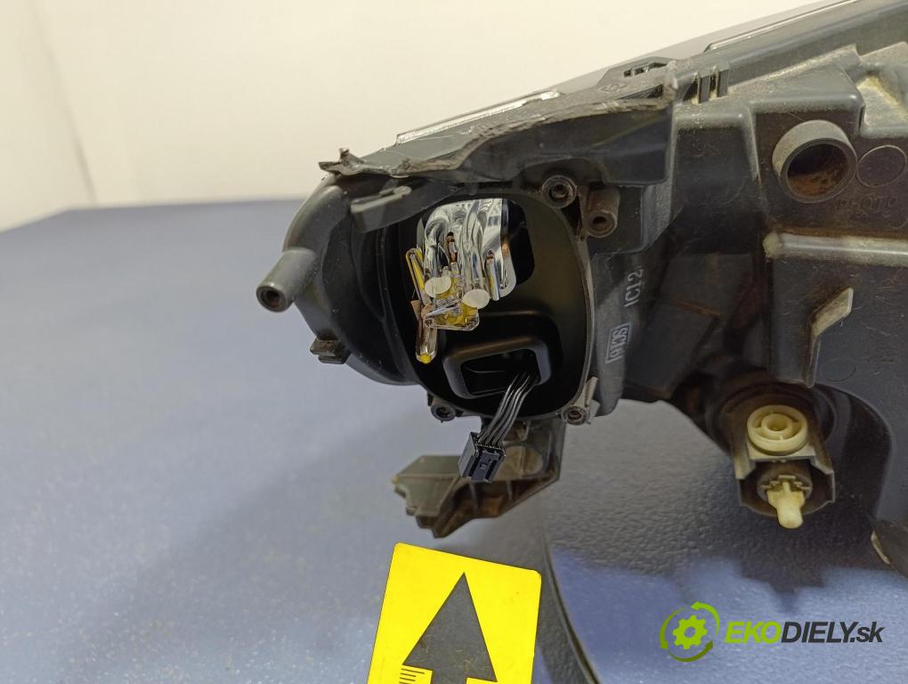 Renault Koleos 2019 Reflektor: Vľavo: 260600731R