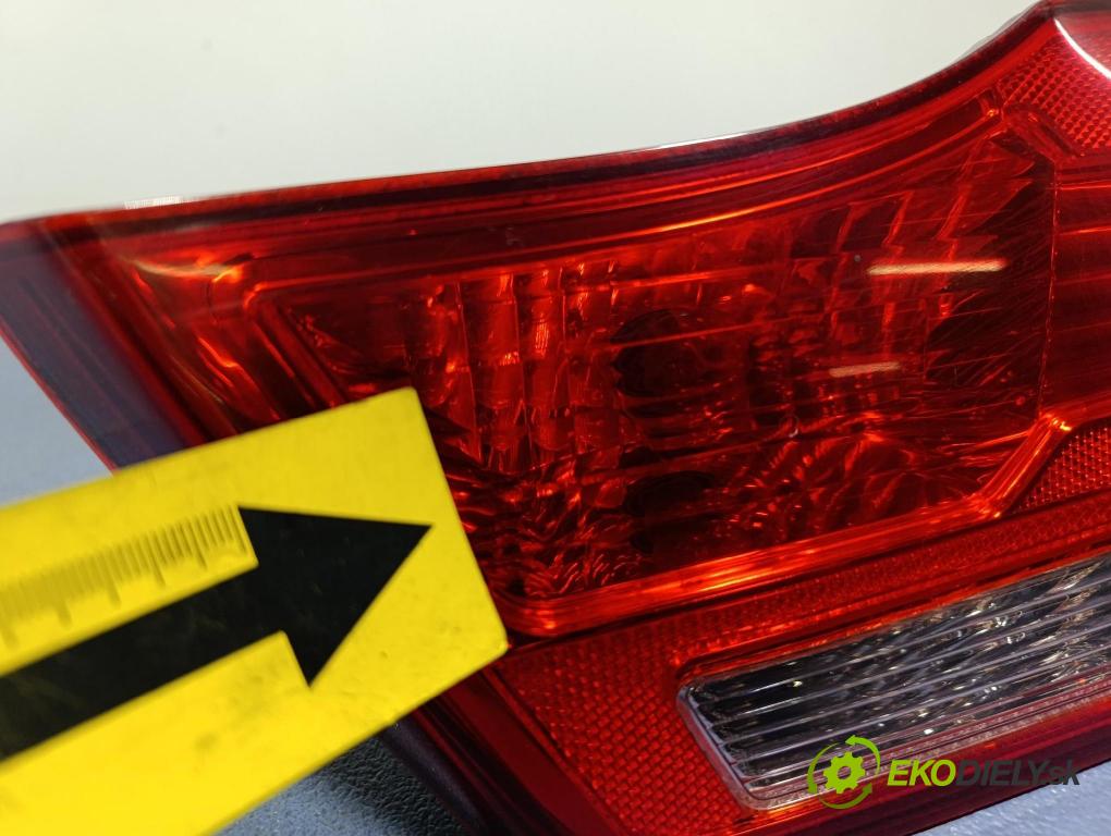 Kia Magentis 2009 svetlo / reflektor zad Prava: Vnútri: 92406-2G6