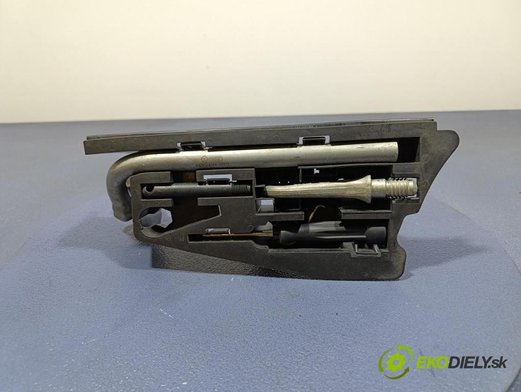 Audi A6 2006 uchyt Vlečenie: 4F5012111A