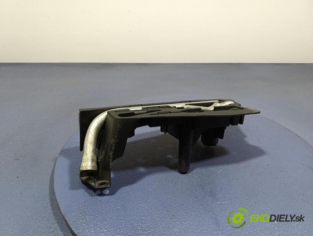 Audi A6 2006 uchyt Vlečenie: 4F5012111A