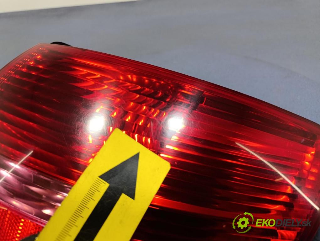 Audi A6 2006 svetlo / reflektor zad Prava: Vonkajsia: 89036920