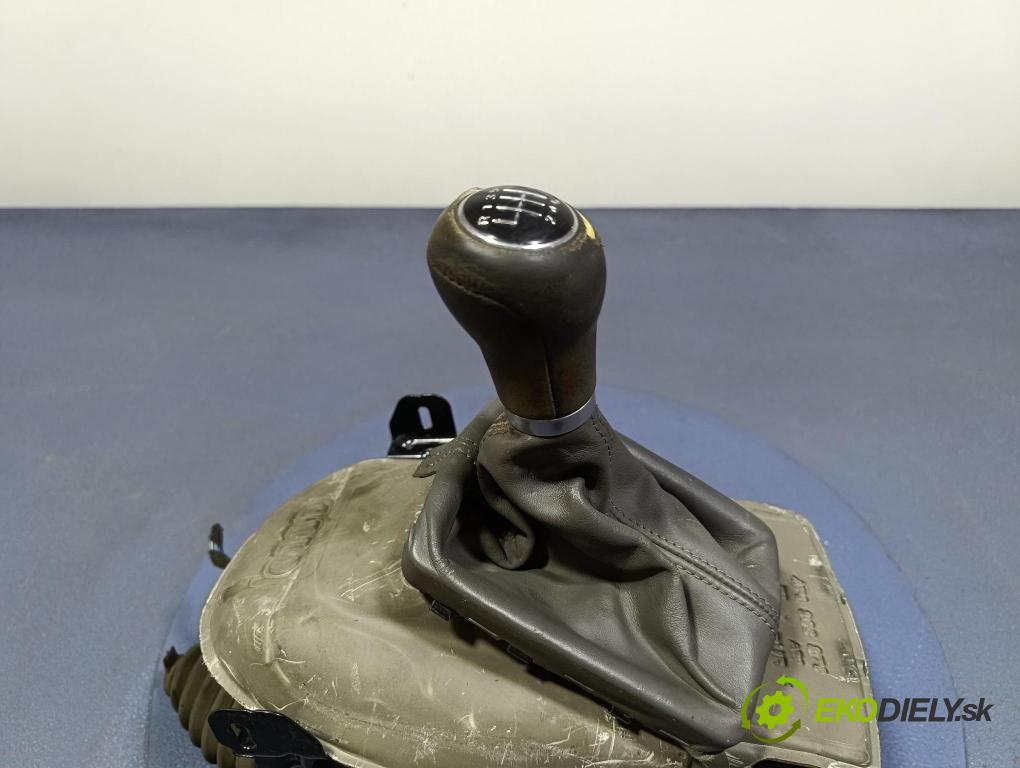 Audi A6 2006 Páka: Zmeny: 8E0711025