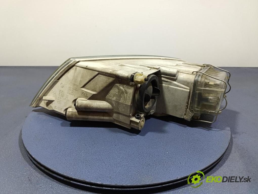 Skoda Octavia 2005 Reflektor: v pravo: