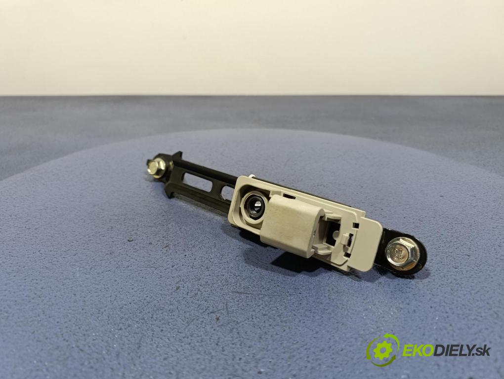 Renault Koleos 2019 Pásy: Bezpečnosť: x