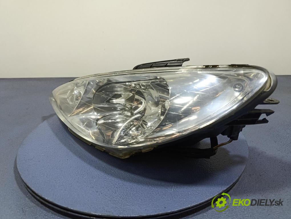 Peugeot 206 2005 Reflektor: Vľavo: 9628666880