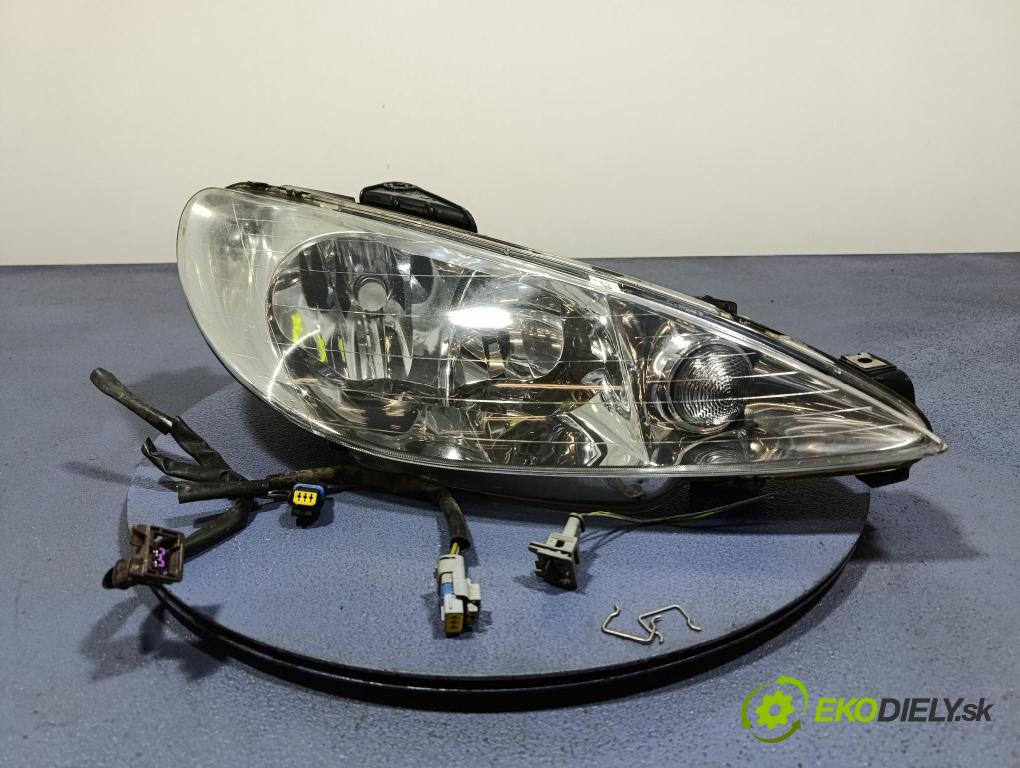 Peugeot 206 2005 Reflektor: v pravo: 9628666780