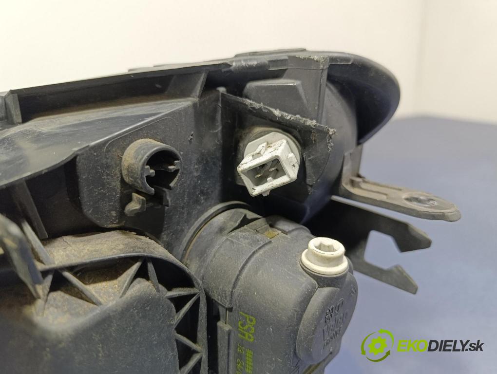 Peugeot 206 2005 Reflektor: v pravo: 9628666780