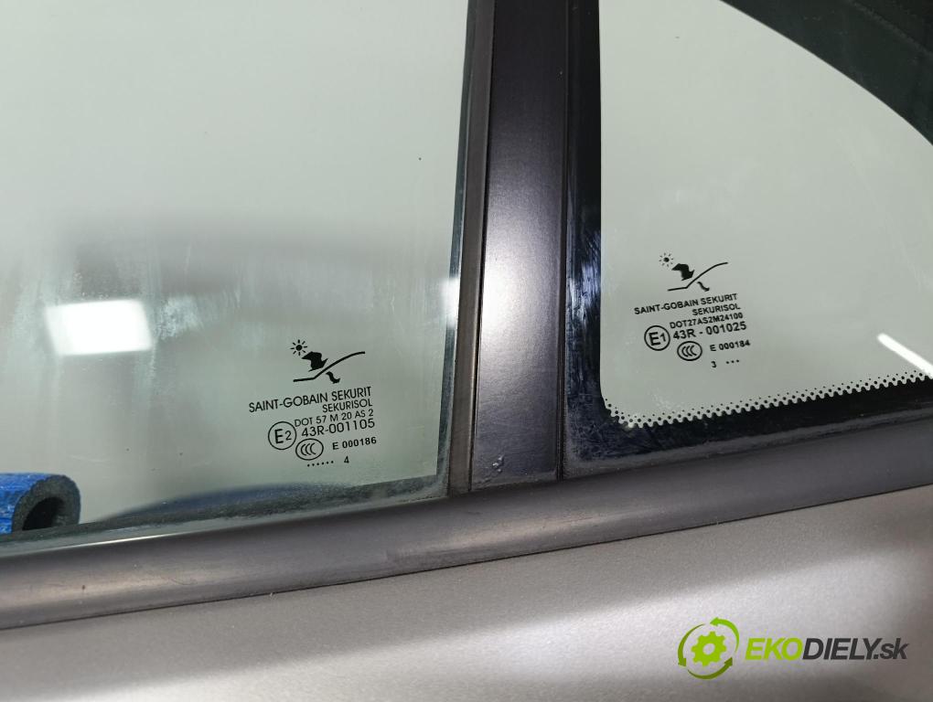 Saab 9-3 2004 dvere zad Vľavo: