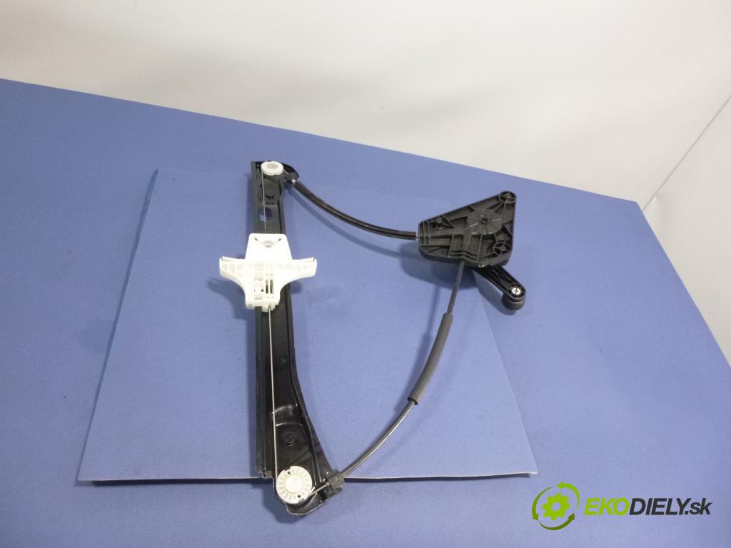 Skoda Rapid 2015 mechanismus stahování Sklenka: Zad: v pravo: 5JA839462