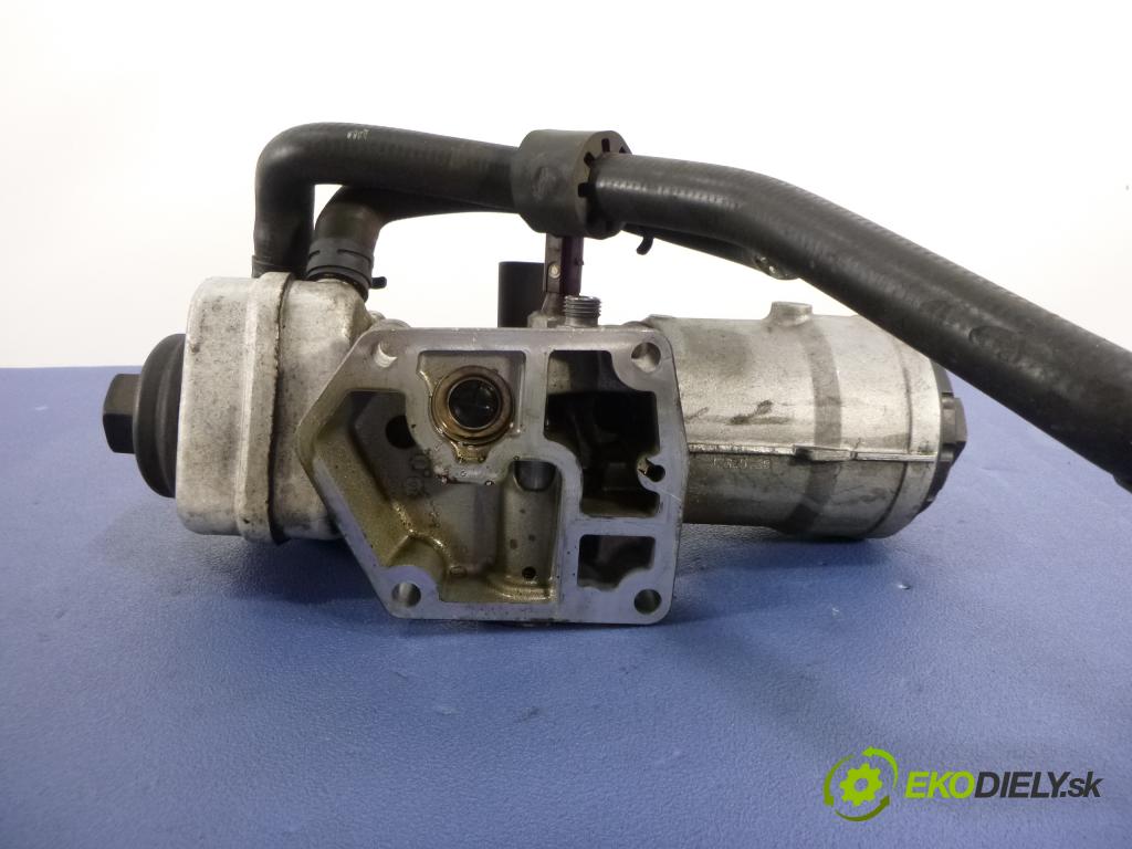 Vw Golf 0 chladič oleja 045115389J