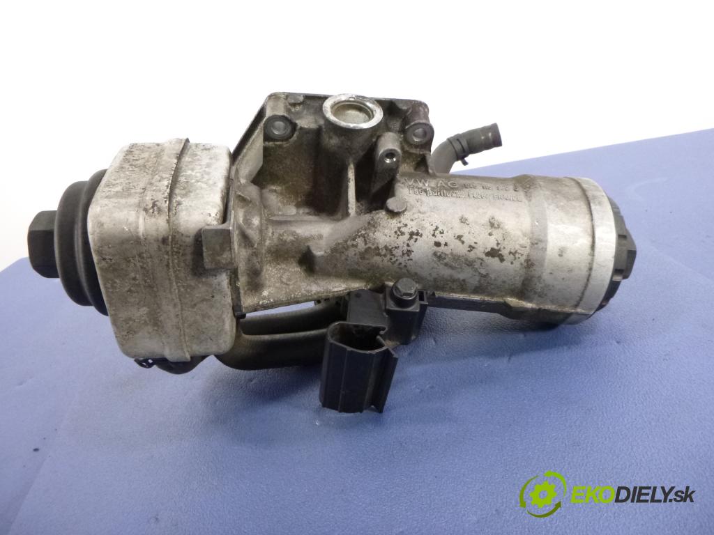 Vw Golf 0 chladič oleja 045115389J