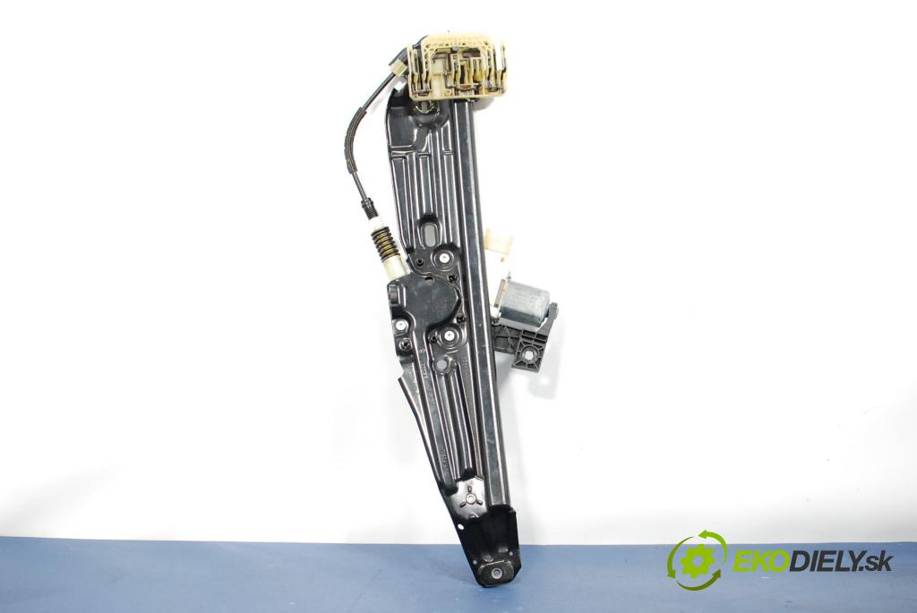 Bmw Seria 7 2010 mechanismus stahování Sklenka: Zad: v pravo: 7182096