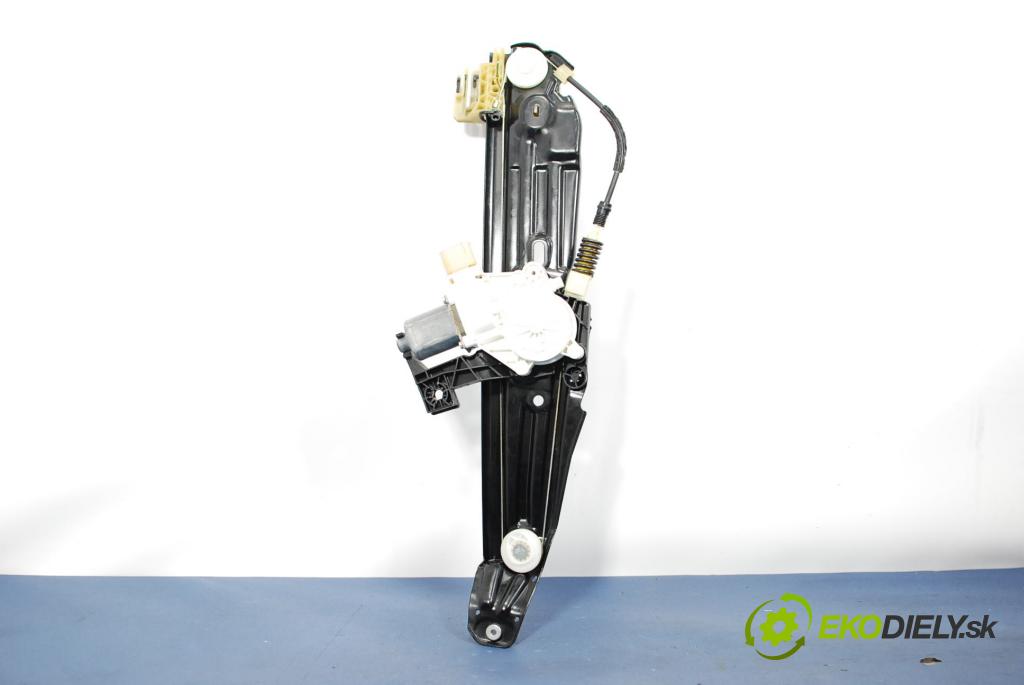Bmw Seria 7 2010 mechanismus stahování Sklenka: Zad: v pravo: 7182096