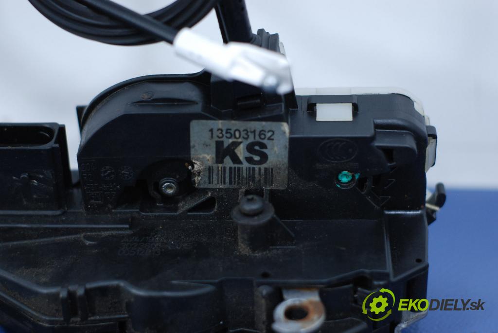 Opel Insignia 2009 zámek dveře před v pravo: 3023880