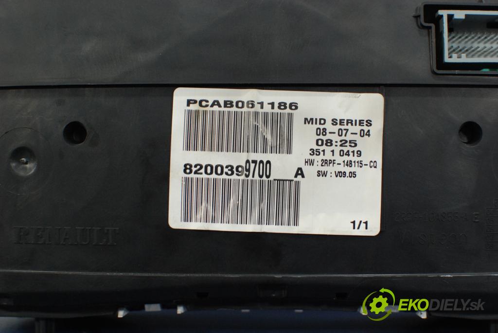 Renault Megane 2004 prístrojovka/ budíky 8200399700A