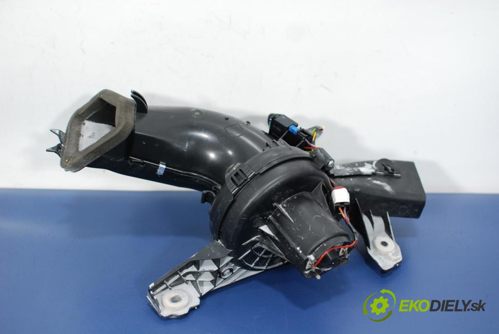 Peugeot 5008 2010 ventilátor Vzduch: 9683444380
