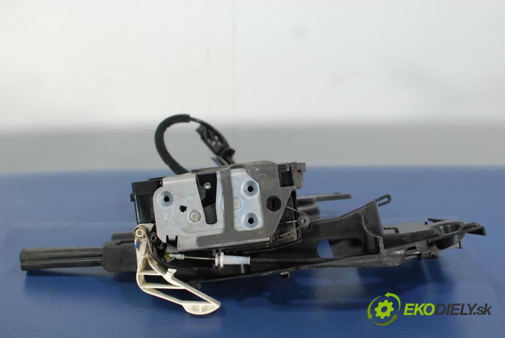 Ford Fiesta 2009 zámek dveře před v pravo: 8A6A-A21821-BE