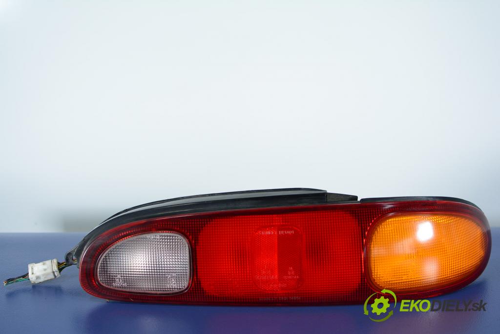 Mazda Mx-6 1997 svetlo / reflektor zad Prava: Vonkajsia: