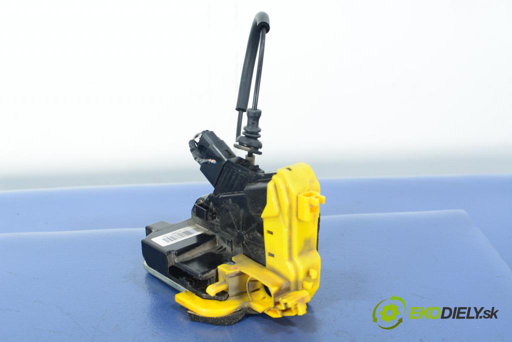 Kia Ceed 2013 zámok dvere Predné Vľavo: 81310-A2000