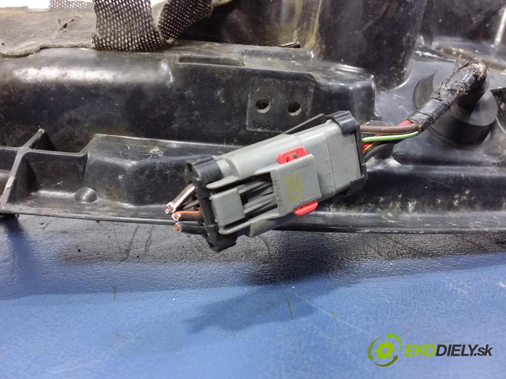 Dodge Grand caravan 2001 mechanismus motorek Stěrače: před 