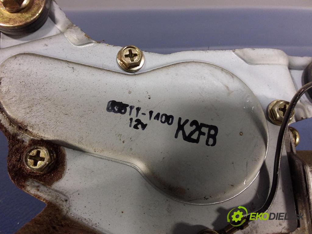 Kia Carens 2004 motorek Stěrače: Zad: 