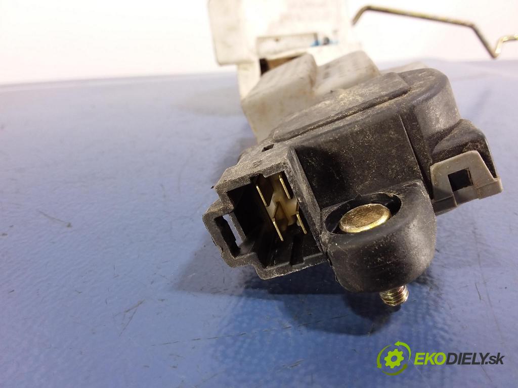 Hyundai Sonata 2005 zámek dveře před v pravo: