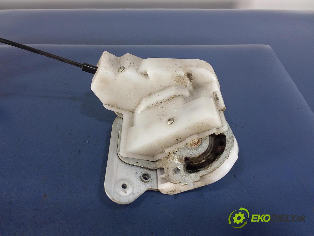 Mazda 5 2005 zámek dveře Zad: v pravo: