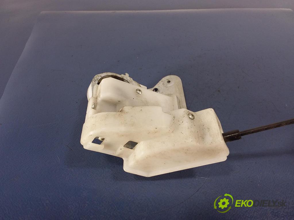 Mazda 5 2005 zámek dveře Zad: v pravo: