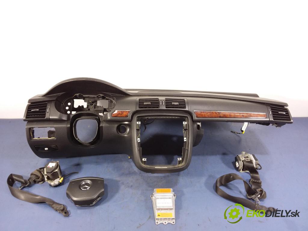 Mercedes R-klasa 2005 kokpit,pristrojová doska A2516800987