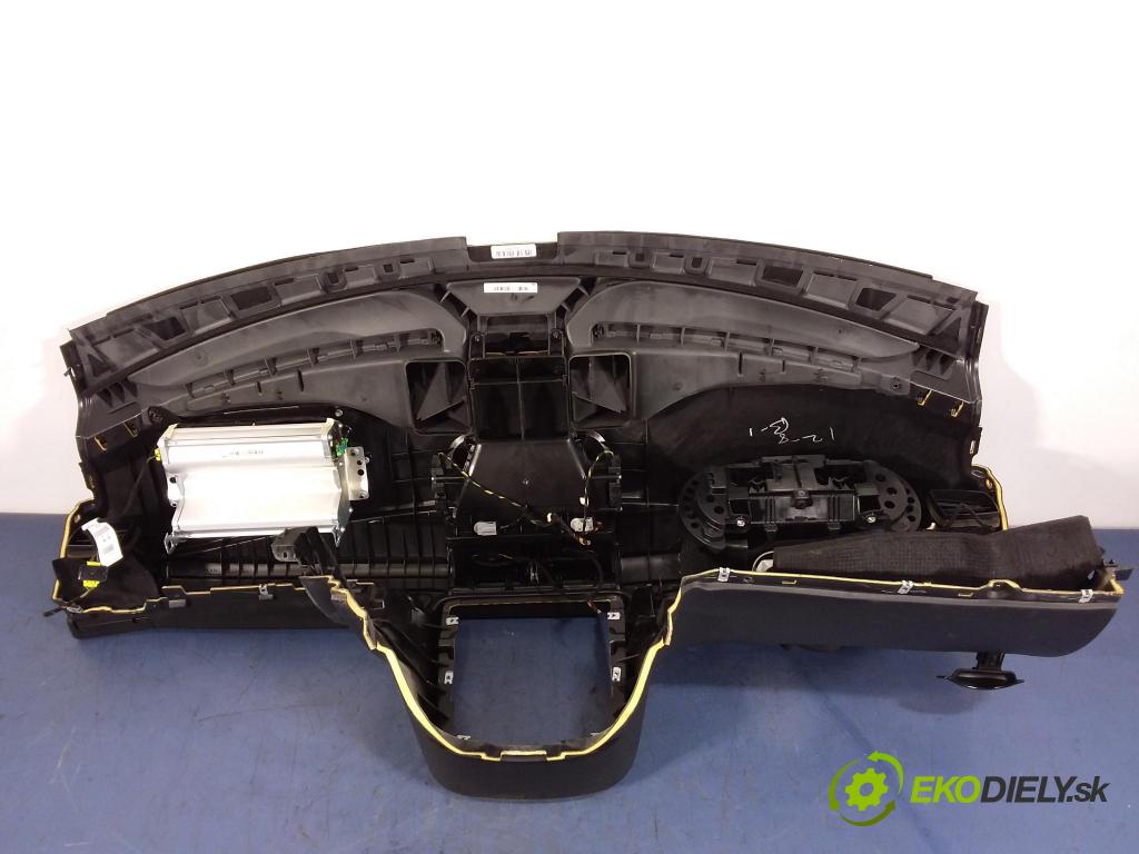 Mercedes R-klasa 2005 kokpit,pristrojová doska A2516800987