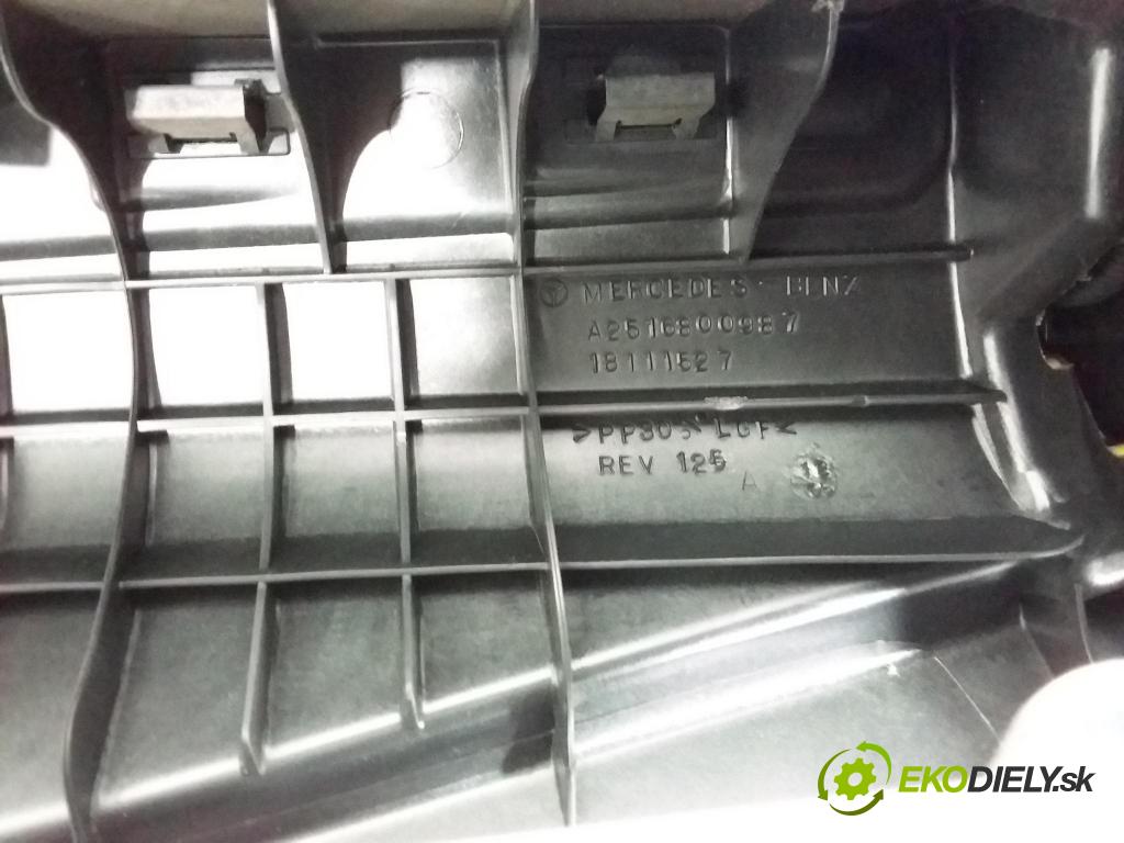 Mercedes R-klasa 2005 kokpit,pristrojová doska A2516800987
