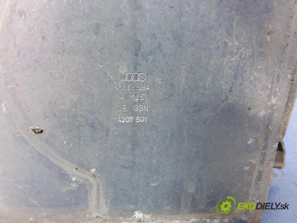 Audi A8 2008 výztuha narazník Zad: 