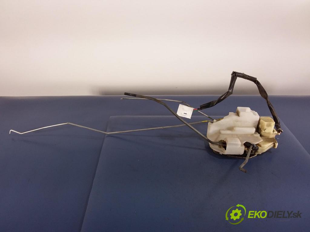 Mazda Xedos 2001 zámek dveře před v pravo: