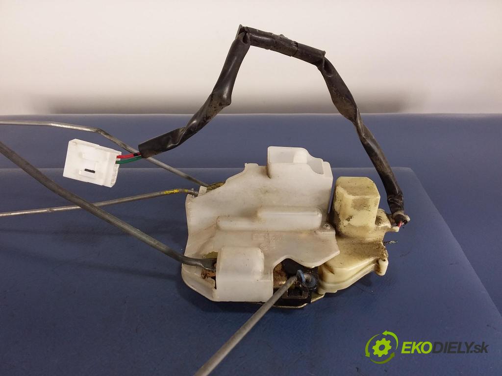 Mazda Xedos 2001 zámek dveře před v pravo: