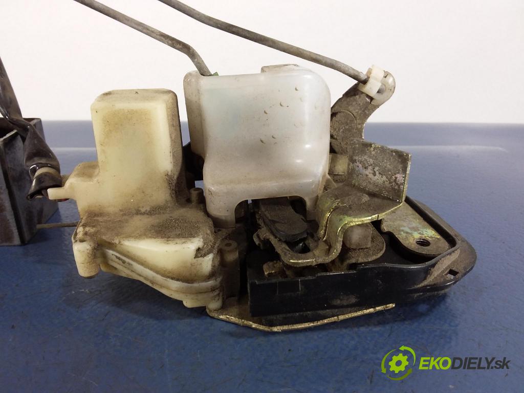 Mazda Xedos 2001 zámek dveře Zad: Levý:
