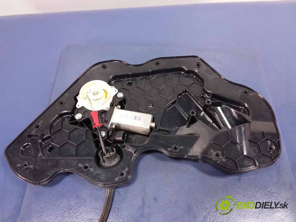 Audi A8 2011 zámek dveře Zad: v pravo: 4H0839016C