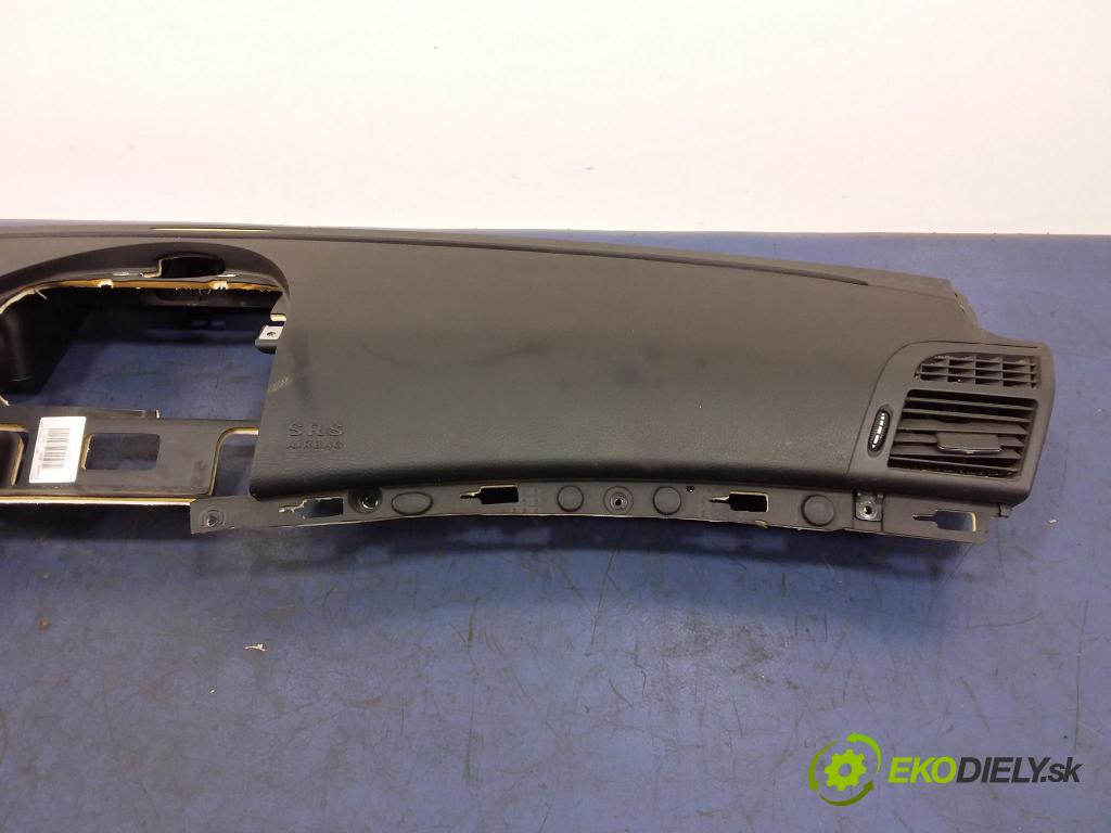 Mercedes E-klasa 2003 kokpit,pristrojová doska 2118600202