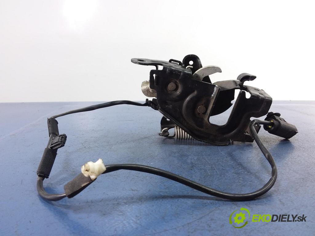 Bmw Seria 7 2015 zámek masky: 7347404
