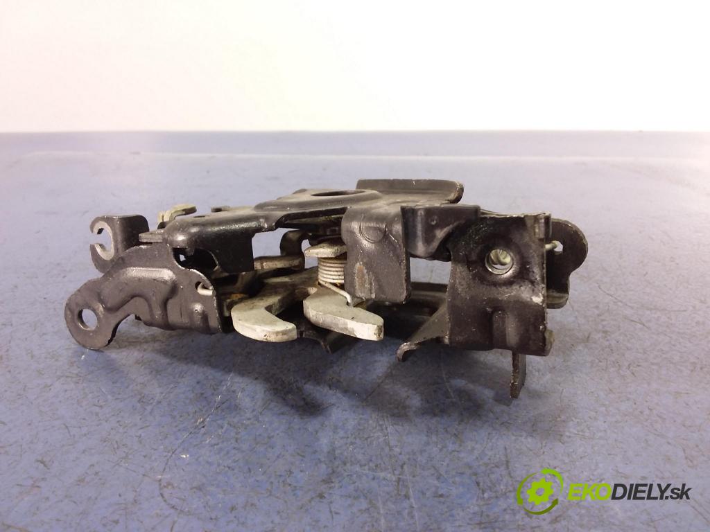 Bmw Seria 7 2015 zámek masky: 7347409
