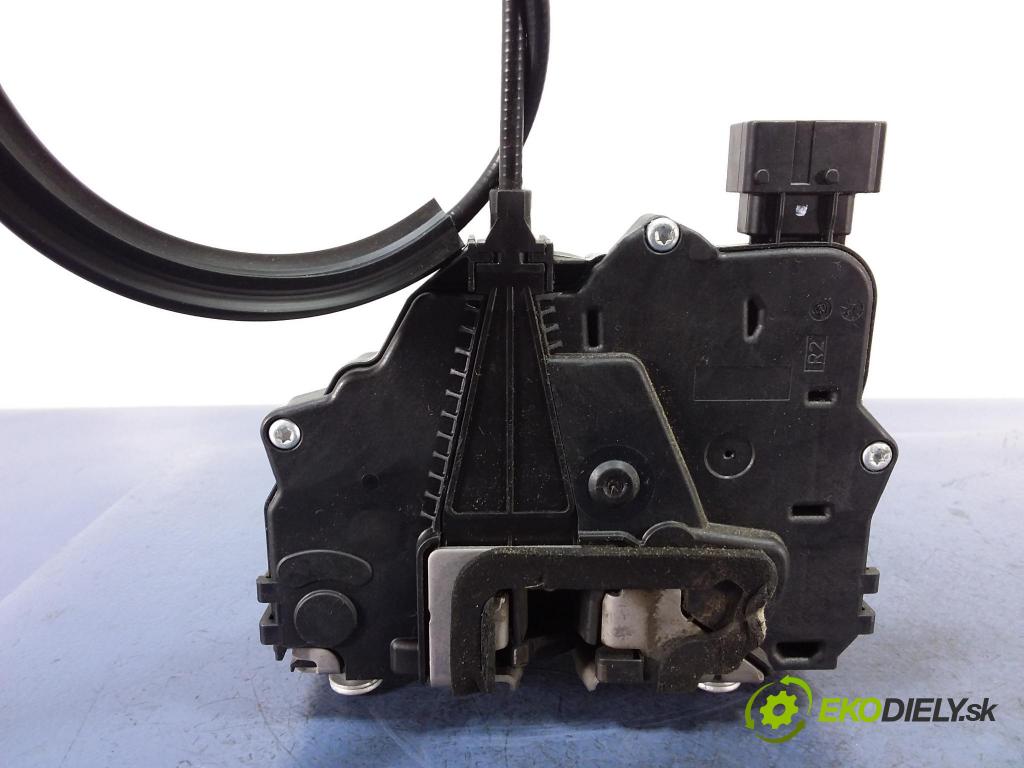 Fiat Grande Punto 2005 zámek dveře před v pravo: 55701964