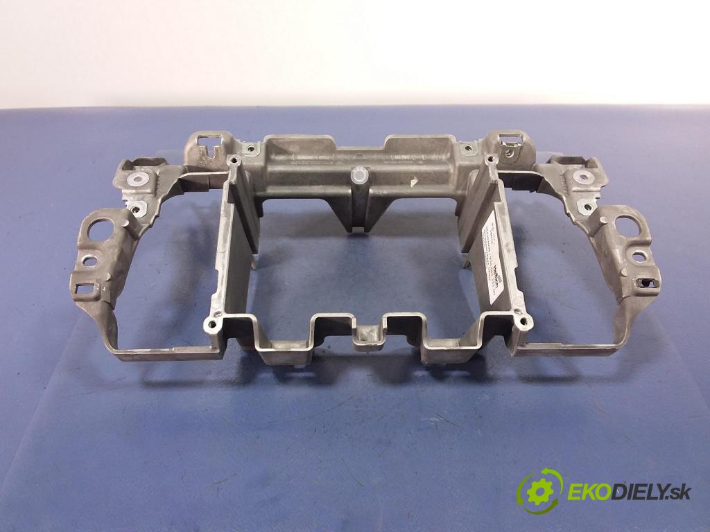 Porsche Panamera 2010 kokpit,pristrojová doska 97055232100