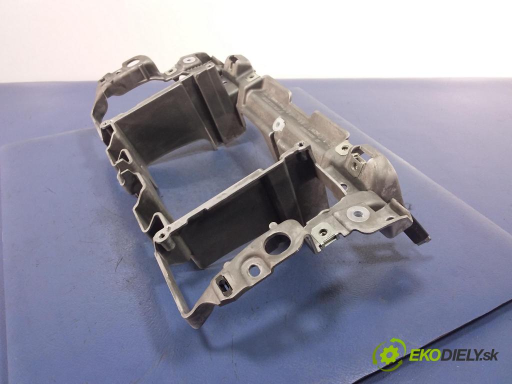 Porsche Panamera 2010 kokpit,pristrojová doska 97055232100